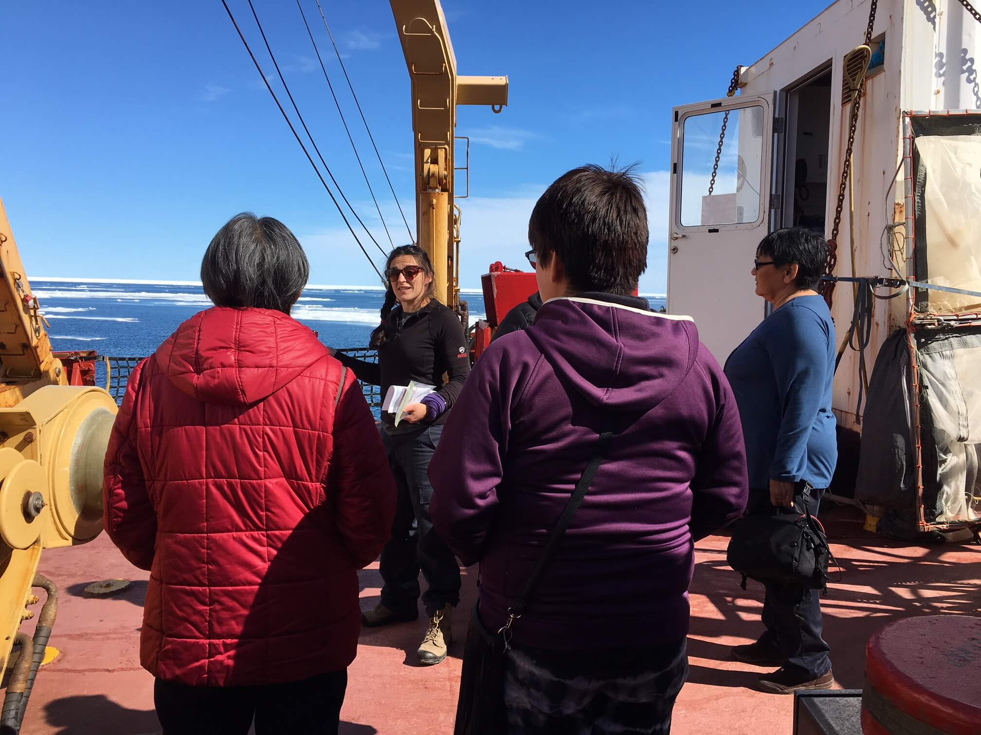 Scientists talking to Inuit - Sentinel North international phd school